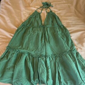 Backless dress